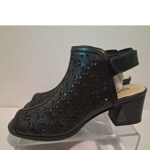 Earth Black Cutout Peep Toe Block Heel Booties Women's Size 11 Ankle Boots